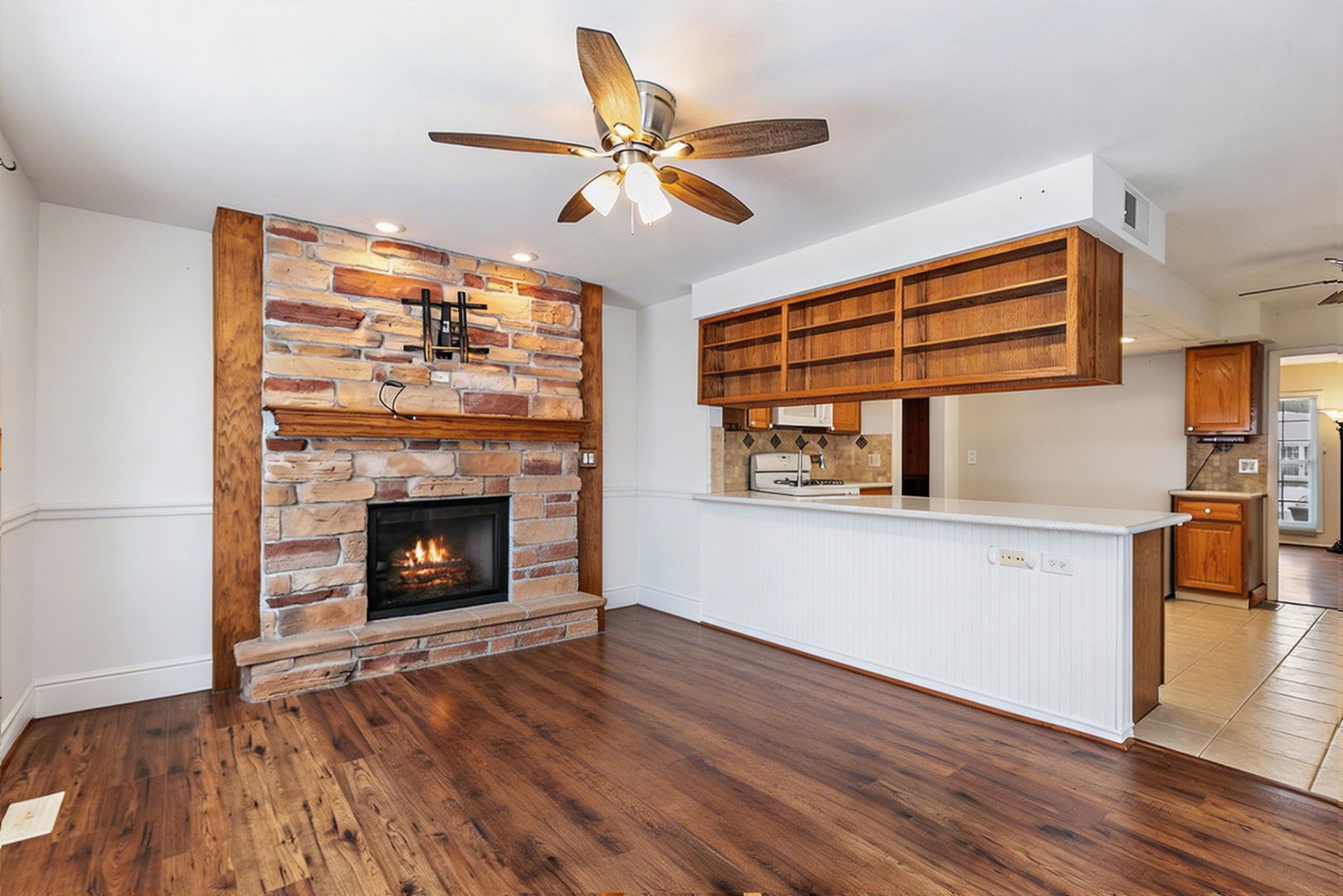 213 Villa Road, Streamwood, IL 60107