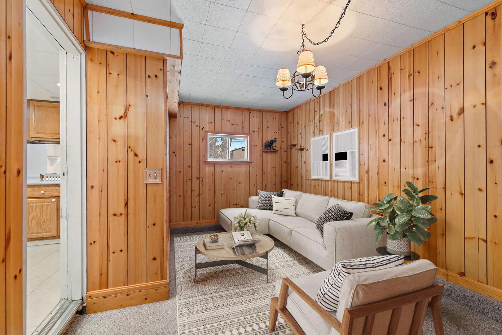 213 Villa Road, Streamwood, IL 60107