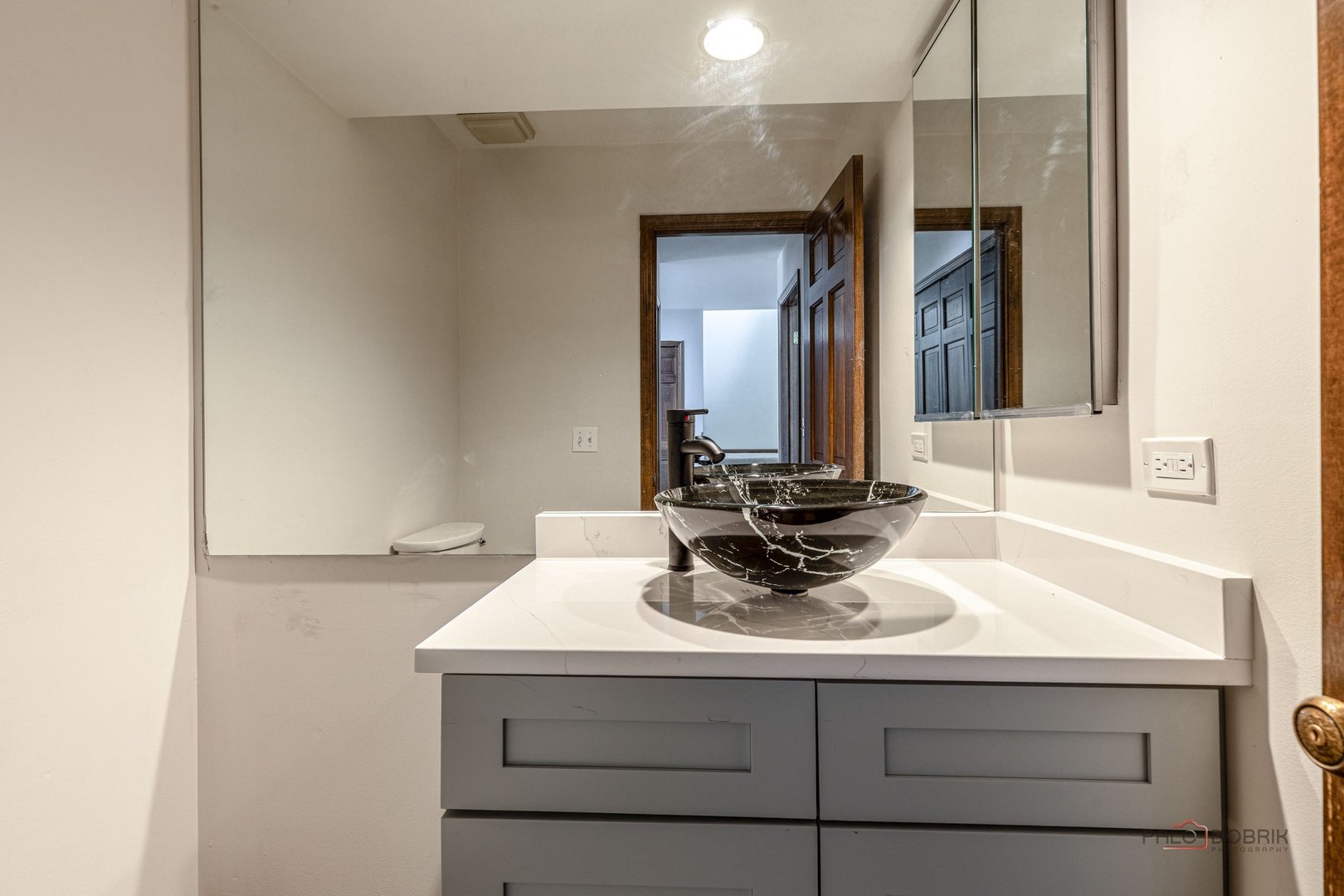 851 Sutton Court, Lincolnshire, IL 60069