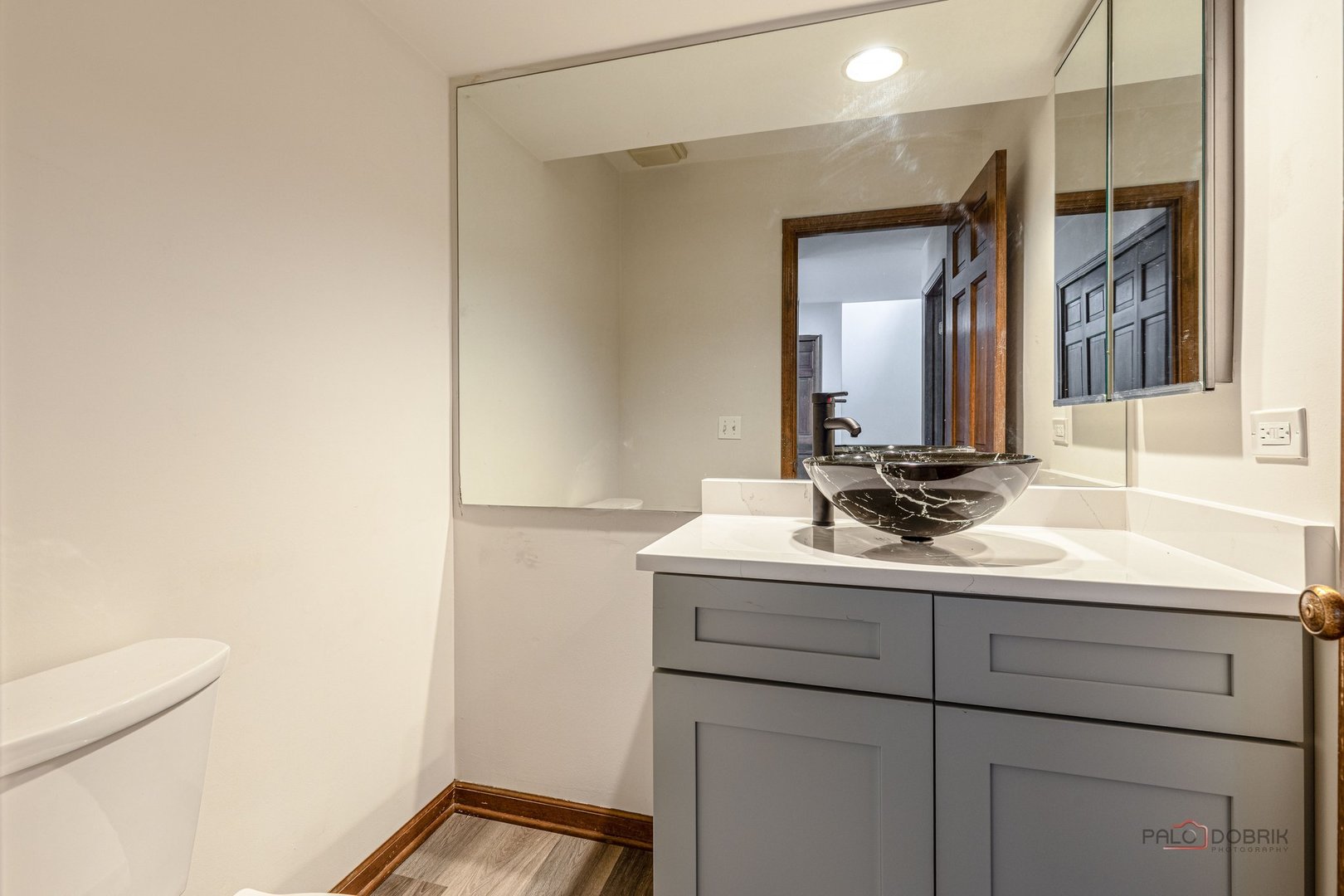 851 Sutton Court, Lincolnshire, IL 60069