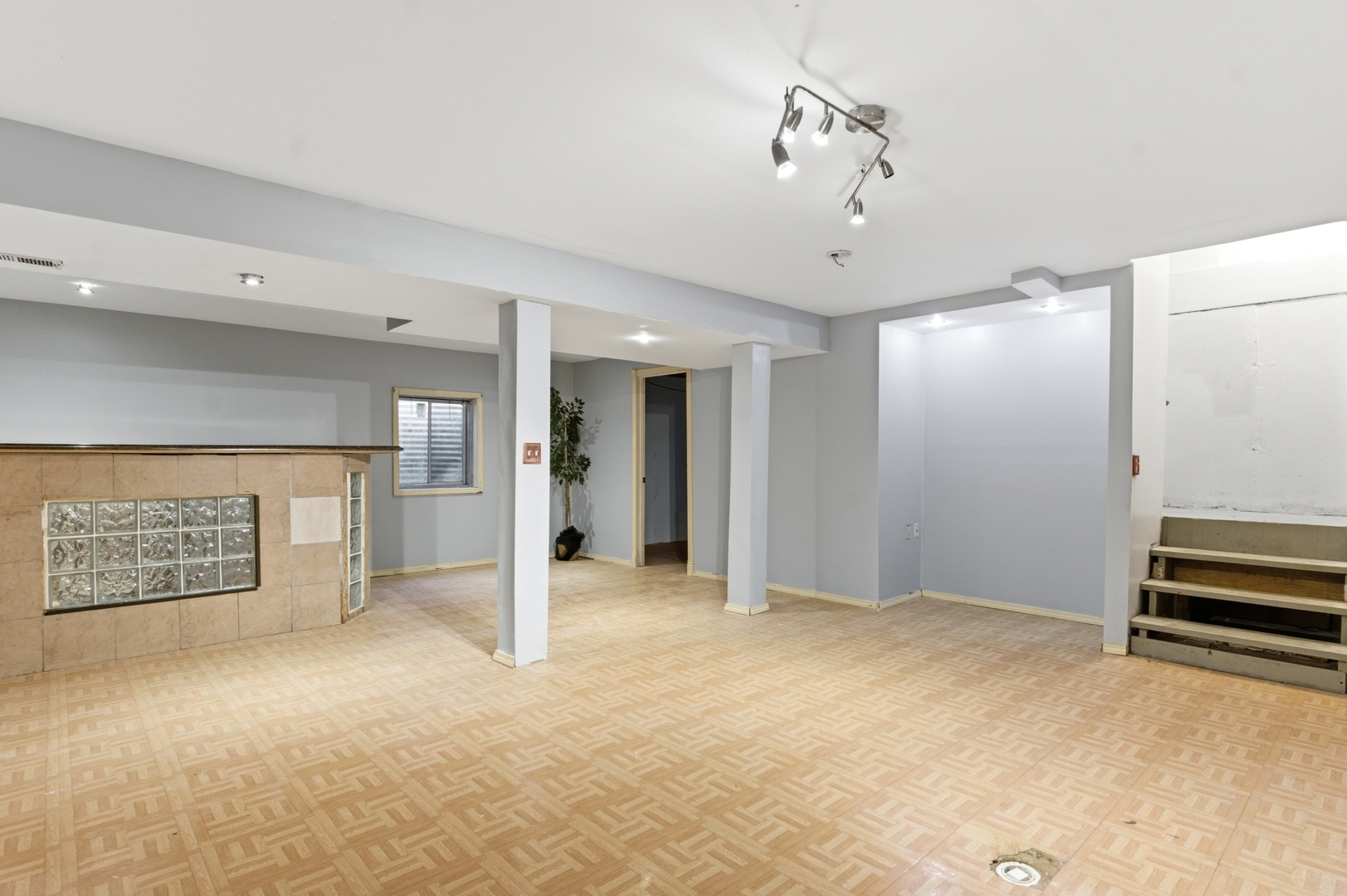 1824 B Country Hills Drive #B, Yorkville, IL 60560