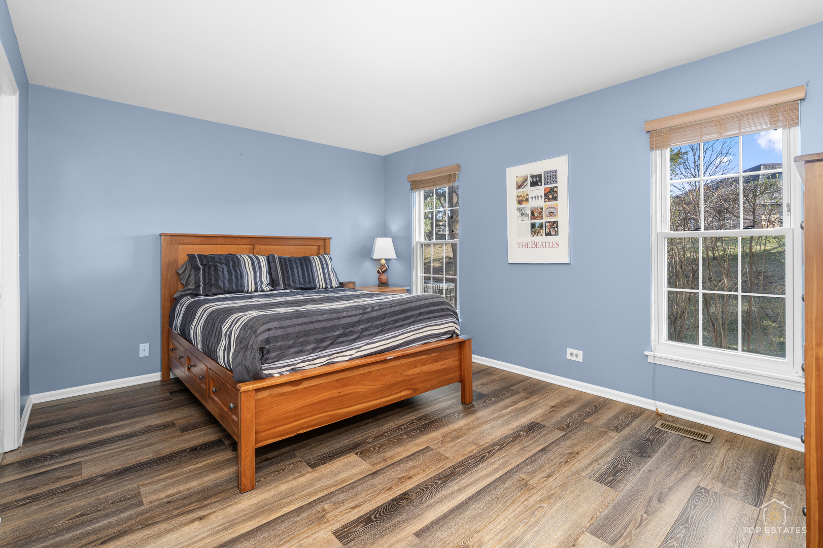 219 Old Oak Court, Buffalo Grove, IL 60089