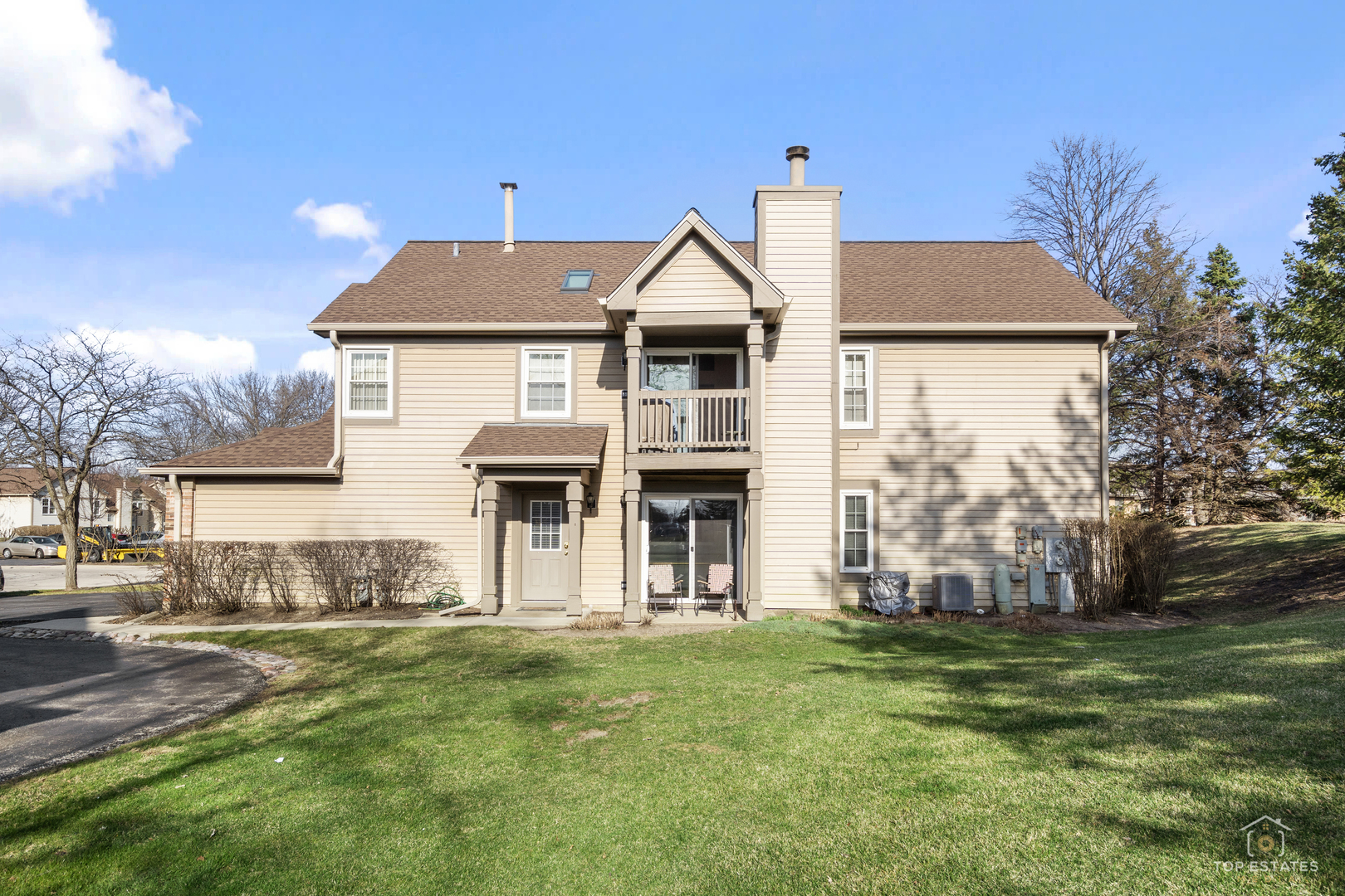219 Old Oak Court, Buffalo Grove, IL 60089
