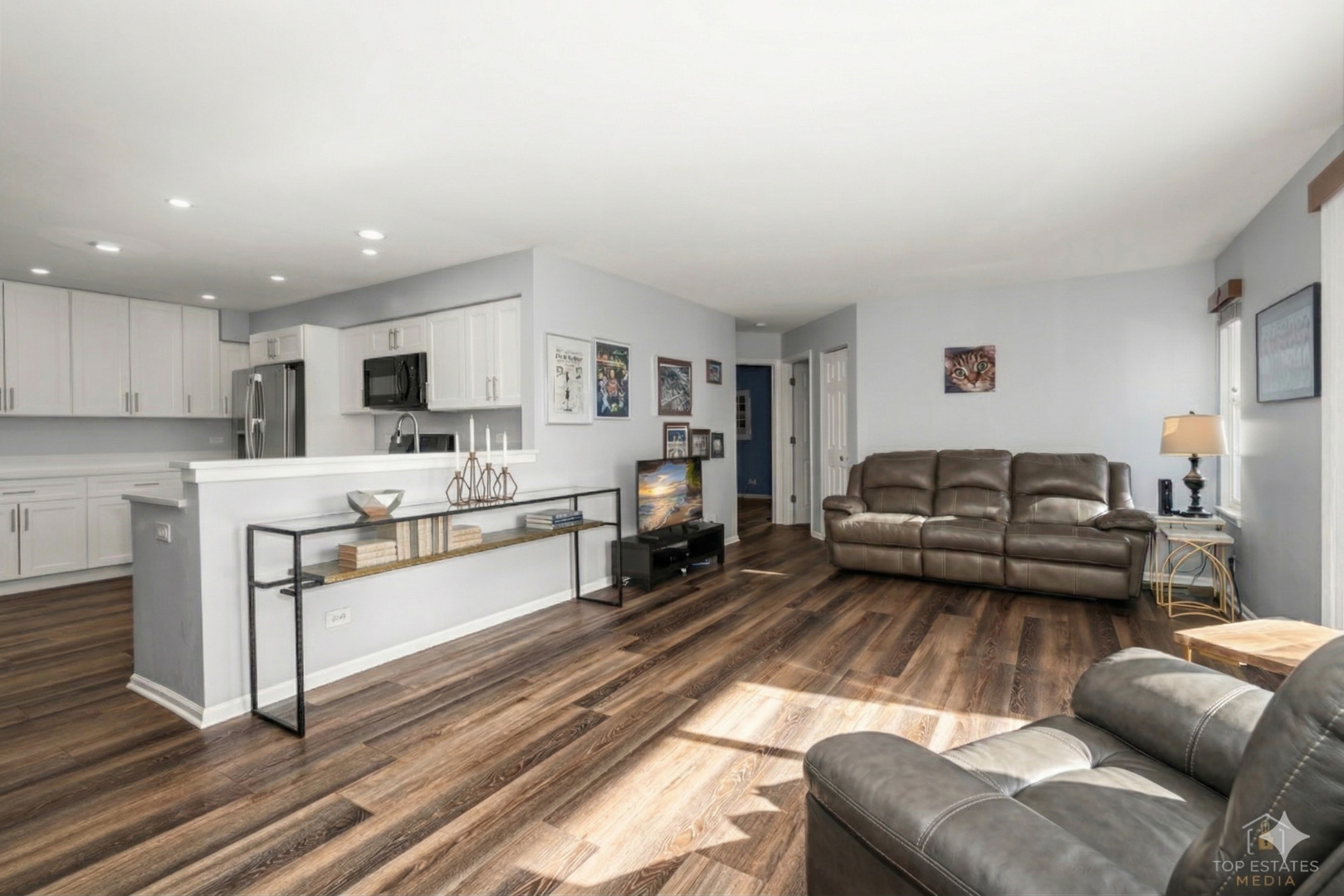 219 Old Oak Court, Buffalo Grove, IL 60089