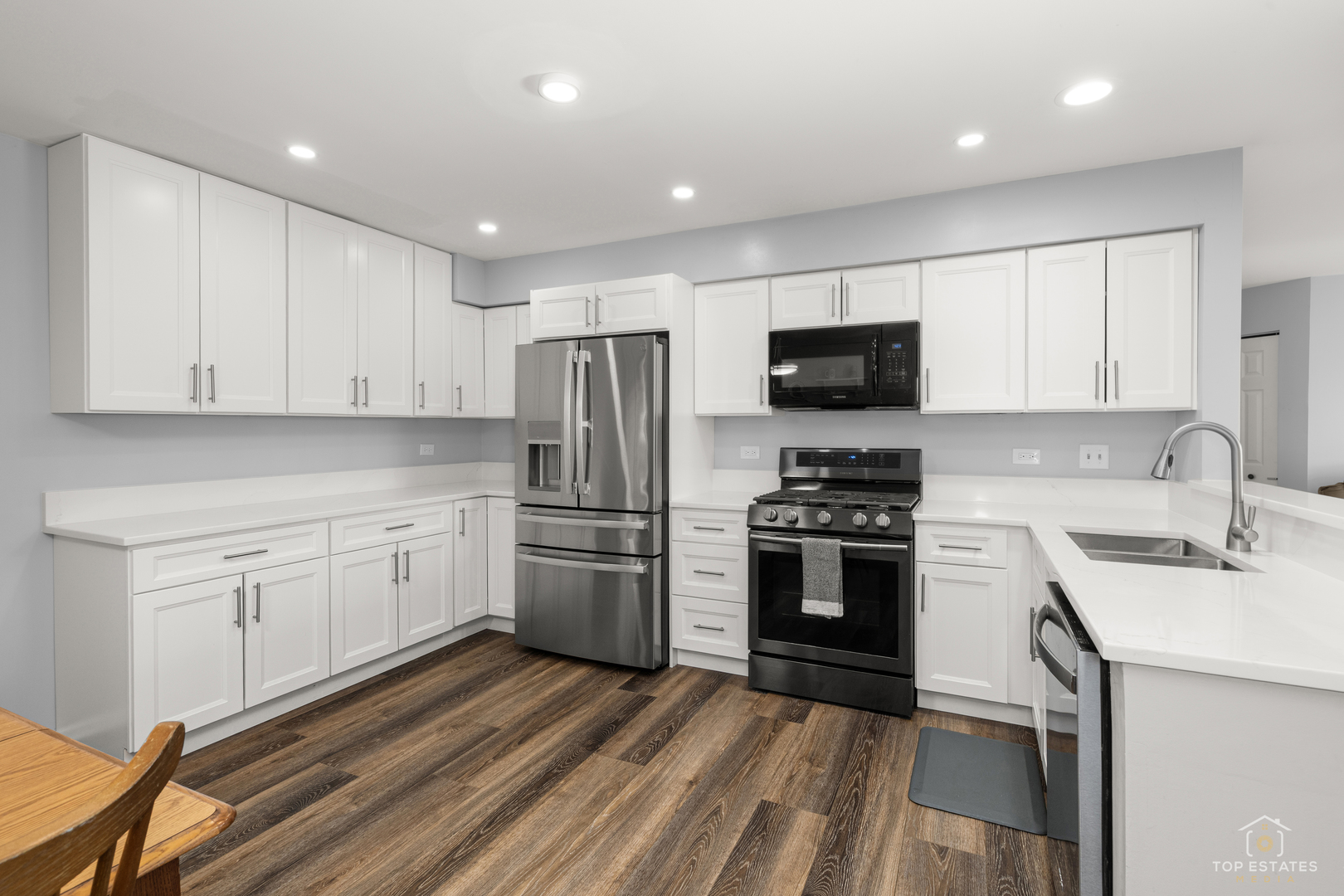 219 Old Oak Court, Buffalo Grove, IL 60089