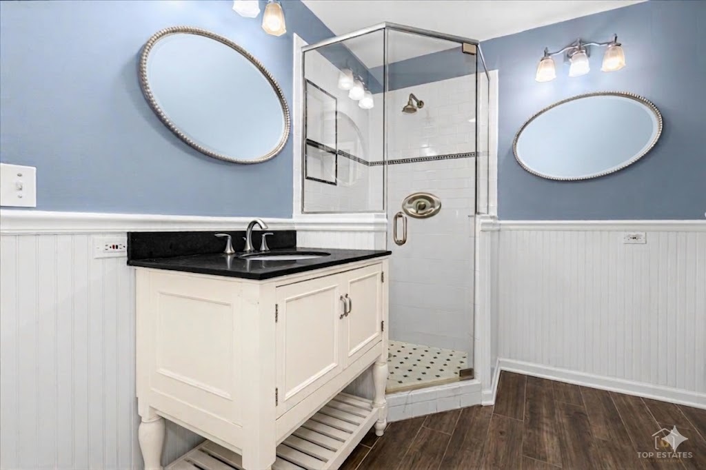 219 Old Oak Court, Buffalo Grove, IL 60089