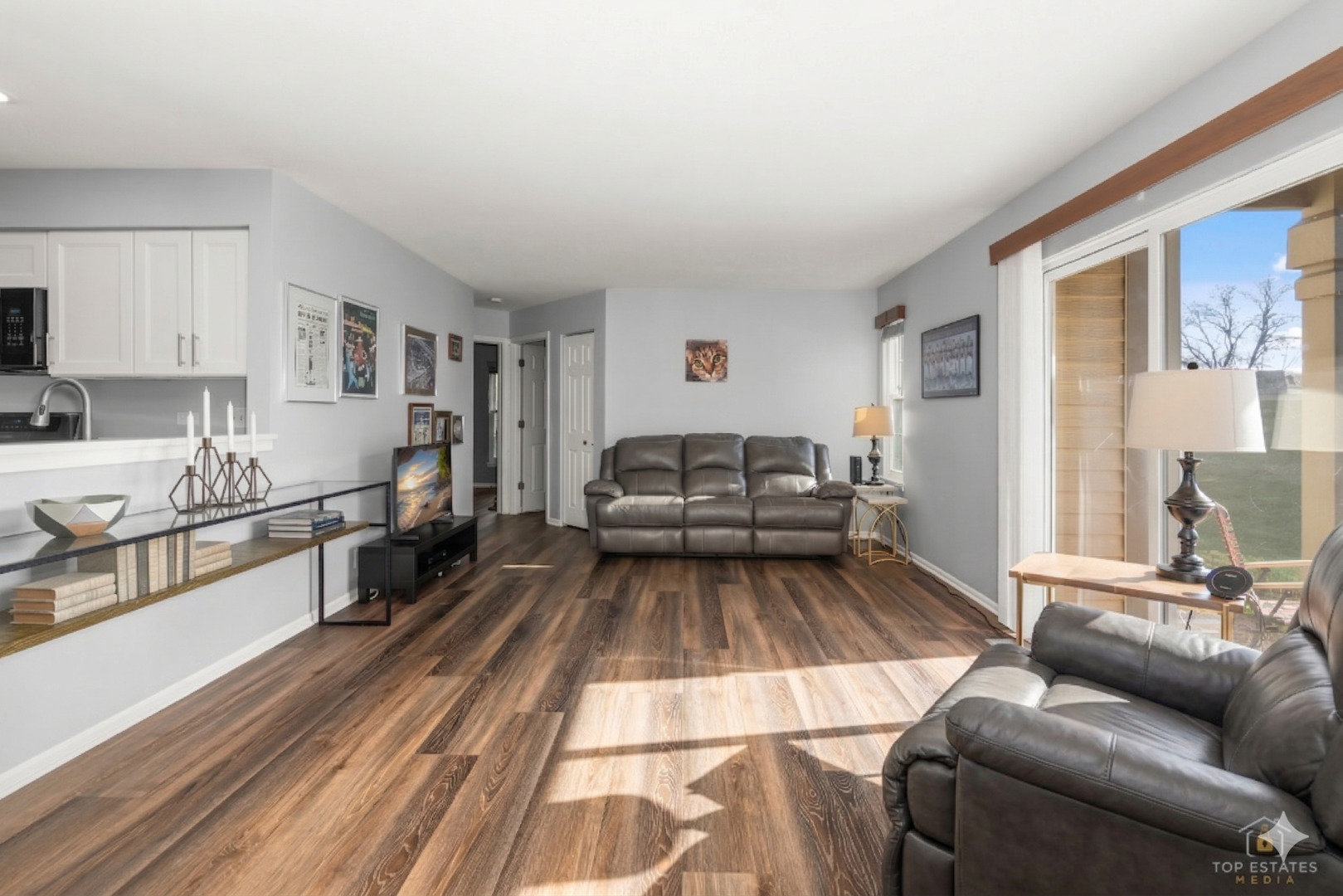 219 Old Oak Court, Buffalo Grove, IL 60089