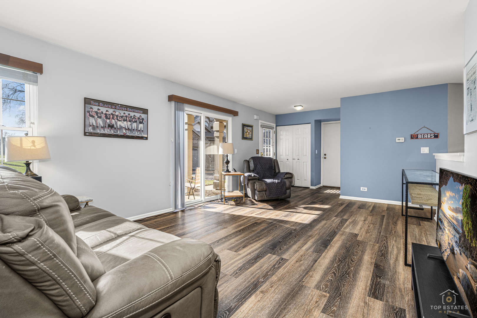 219 Old Oak Court, Buffalo Grove, IL 60089