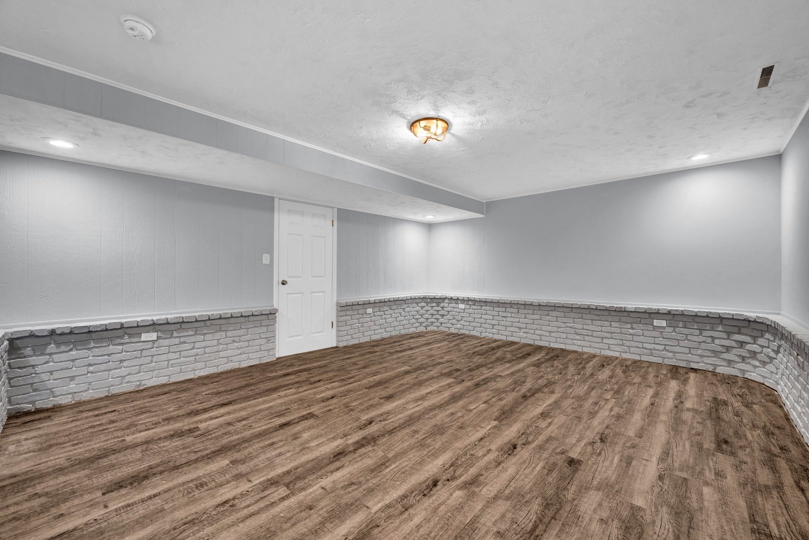 19042 Whisper Lane, Bloomington, IL 61705