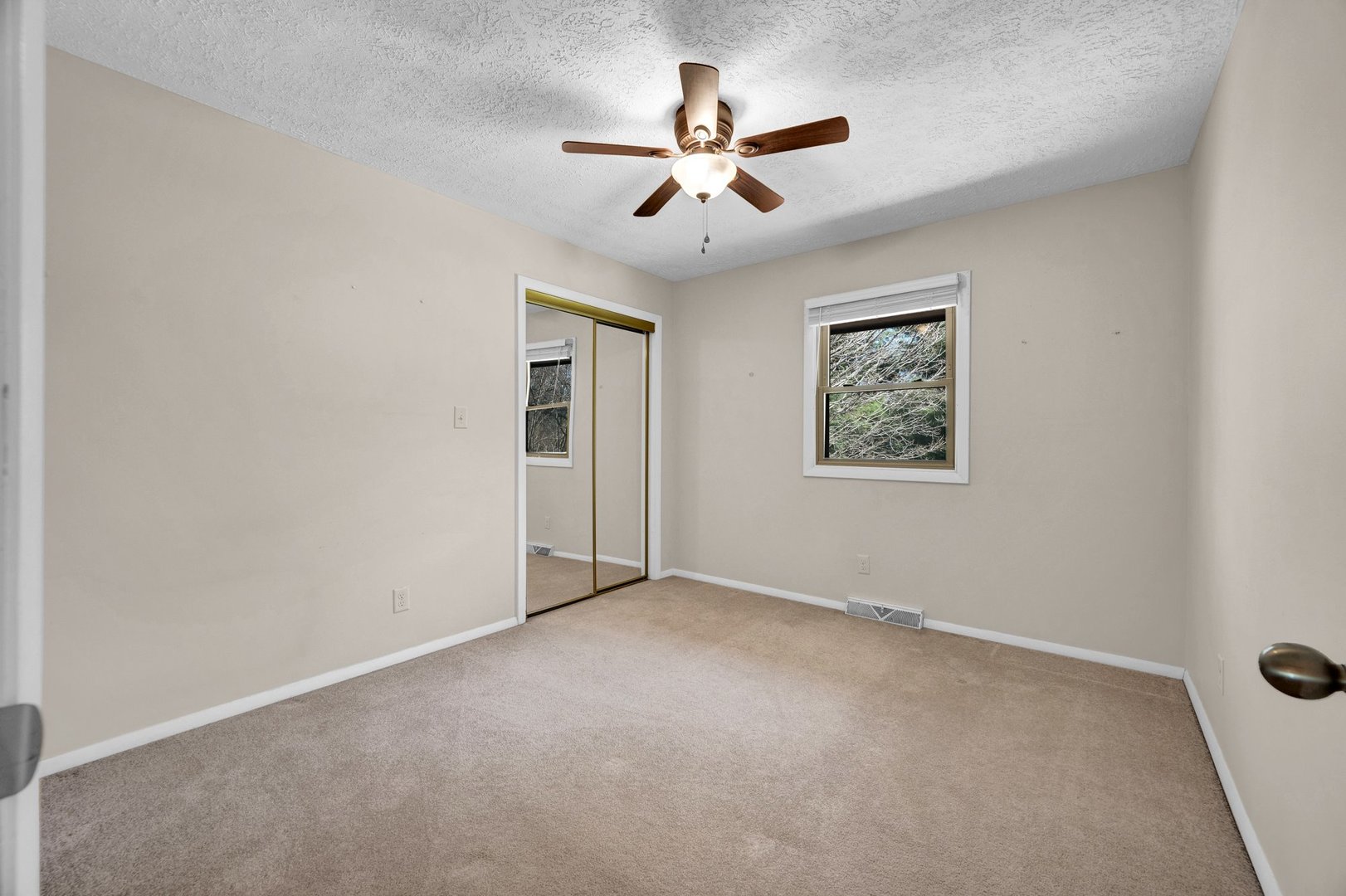 19042 Whisper Lane, Bloomington, IL 61705