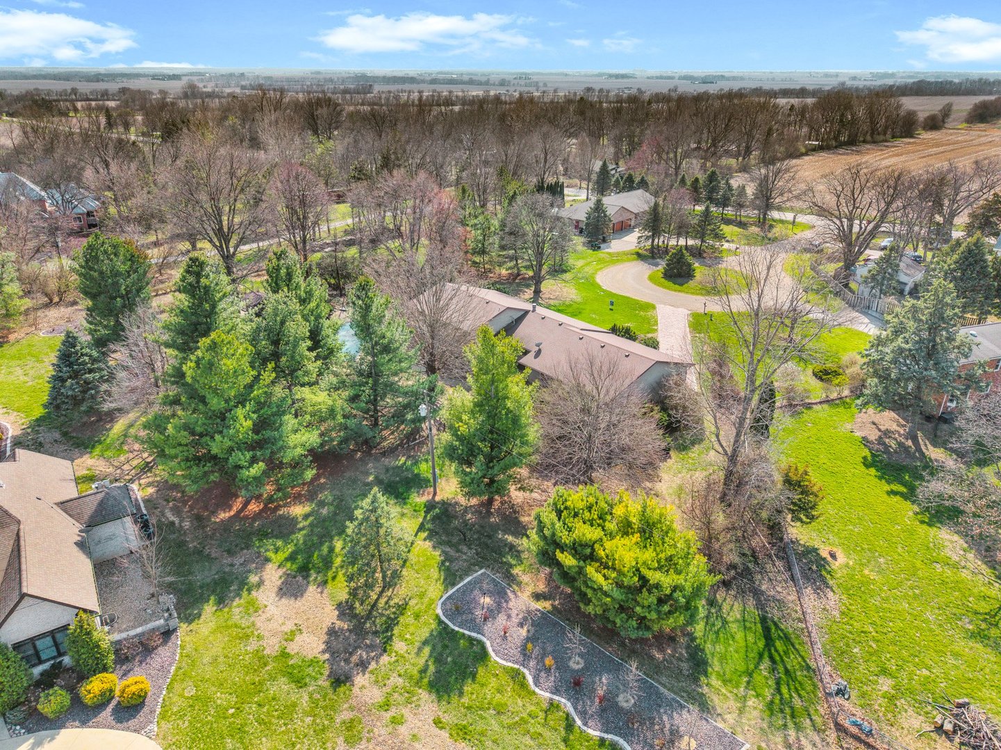 19042 Whisper Lane, Bloomington, IL 61705