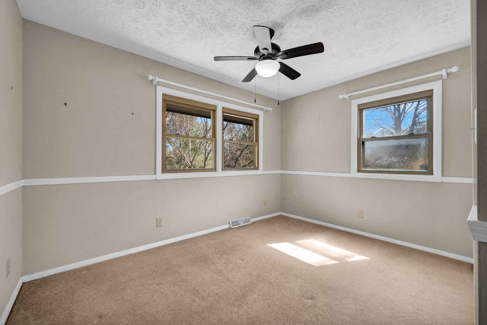 19042 Whisper Lane, Bloomington, IL 61705