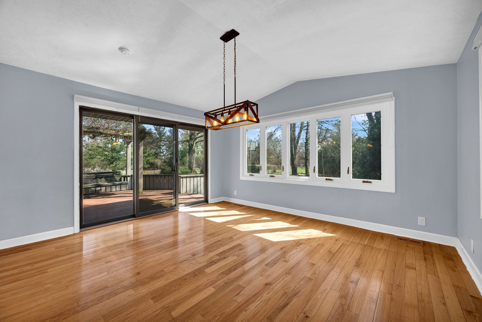 19042 Whisper Lane, Bloomington, IL 61705