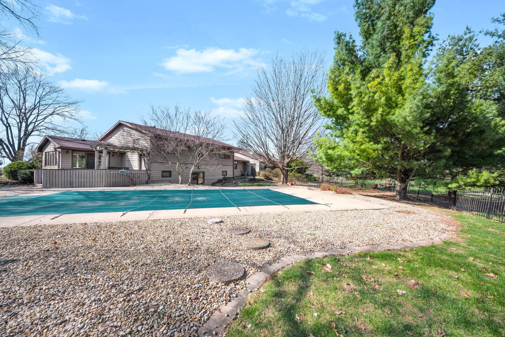 19042 Whisper Lane, Bloomington, IL 61705