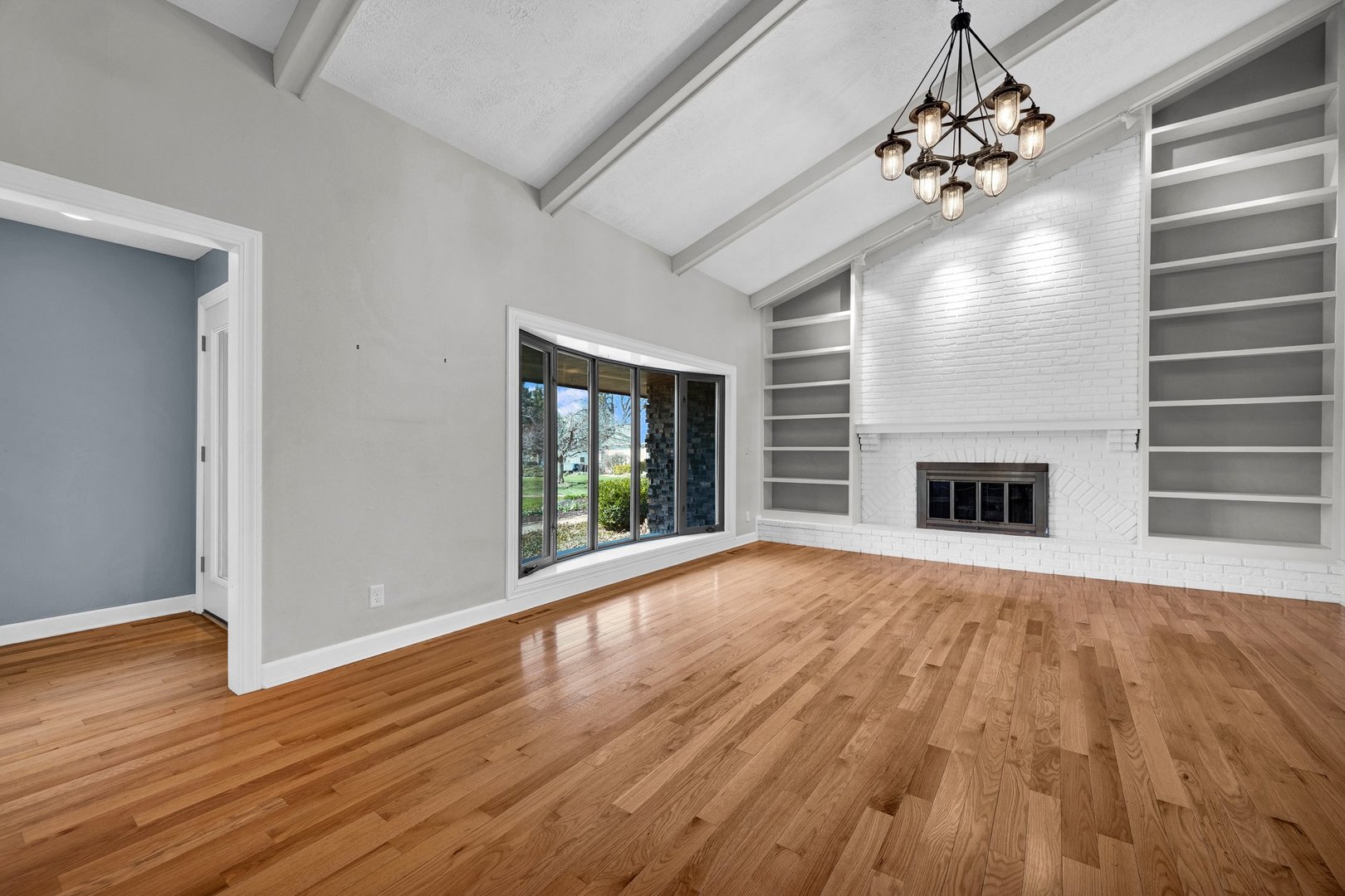 19042 Whisper Lane, Bloomington, IL 61705