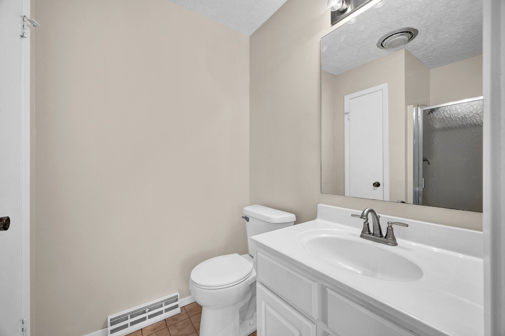 19042 Whisper Lane, Bloomington, IL 61705