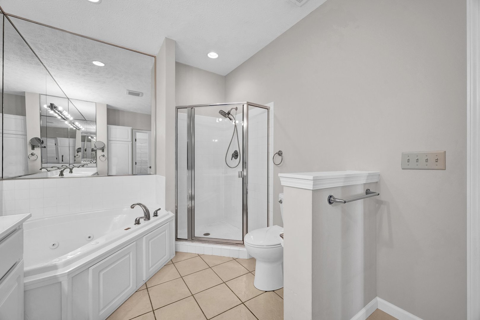 19042 Whisper Lane, Bloomington, IL 61705