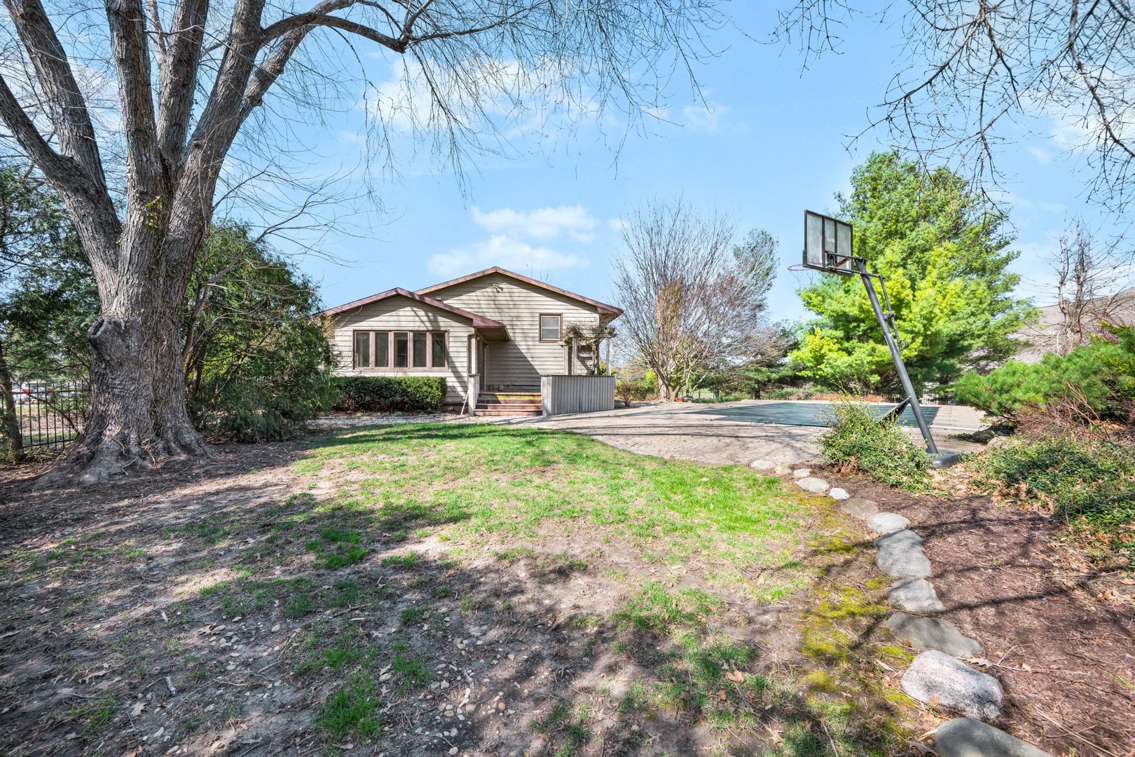 19042 Whisper Lane, Bloomington, IL 61705