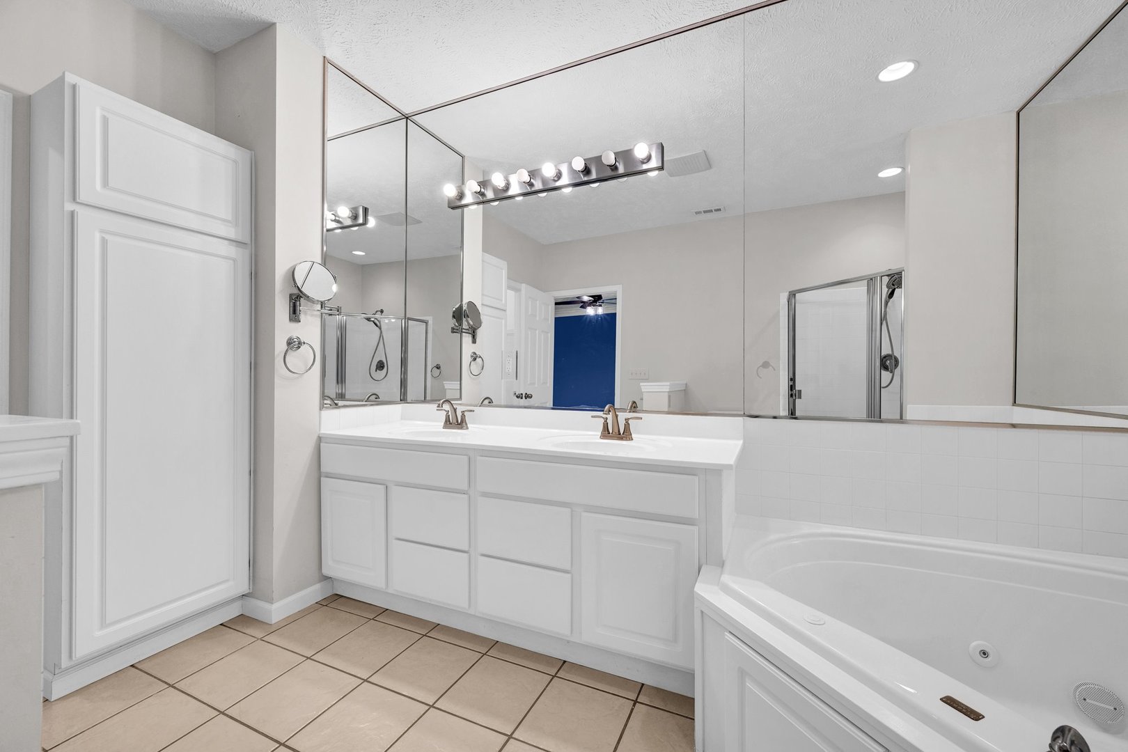 19042 Whisper Lane, Bloomington, IL 61705