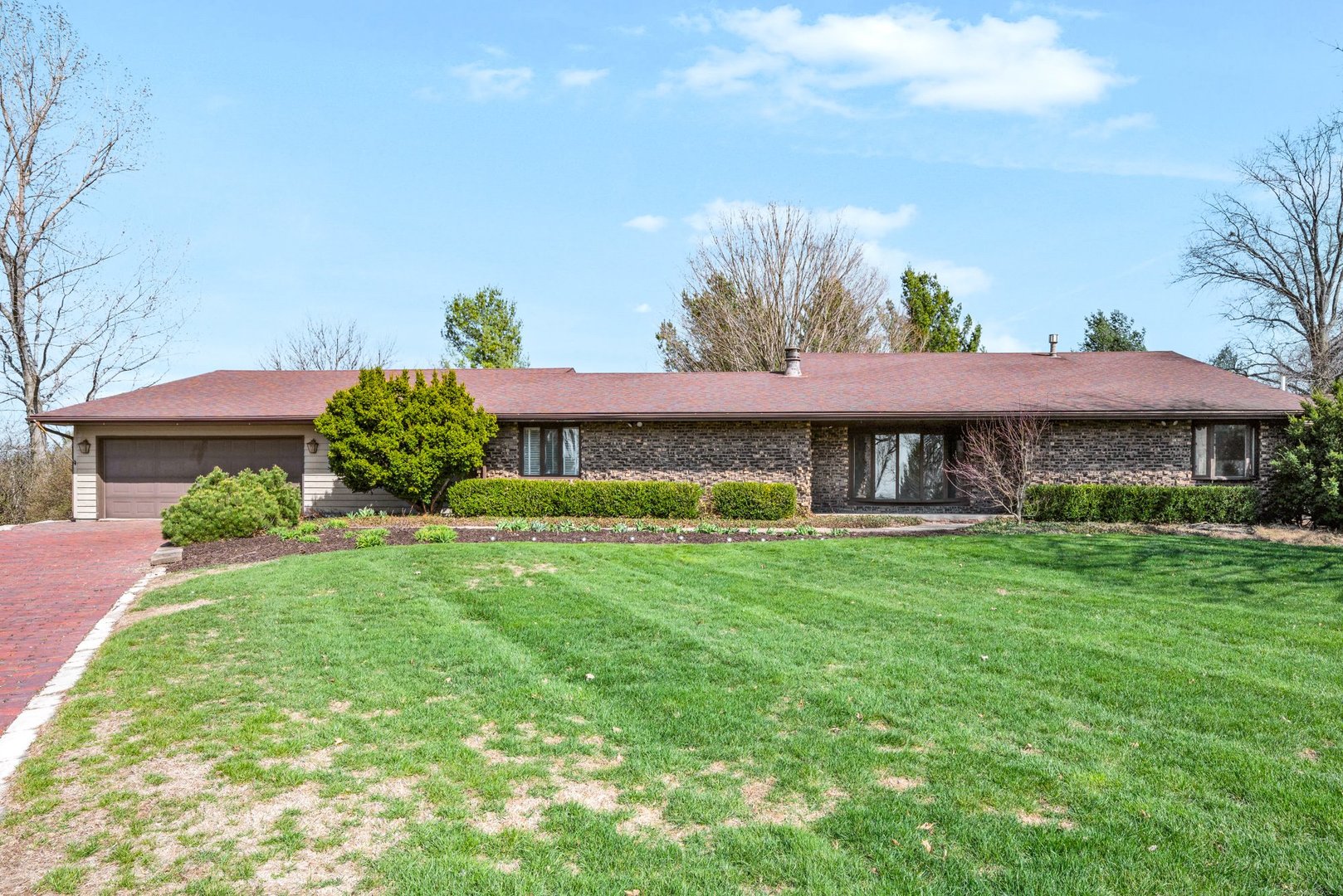 19042 Whisper Lane, Bloomington, IL 61705