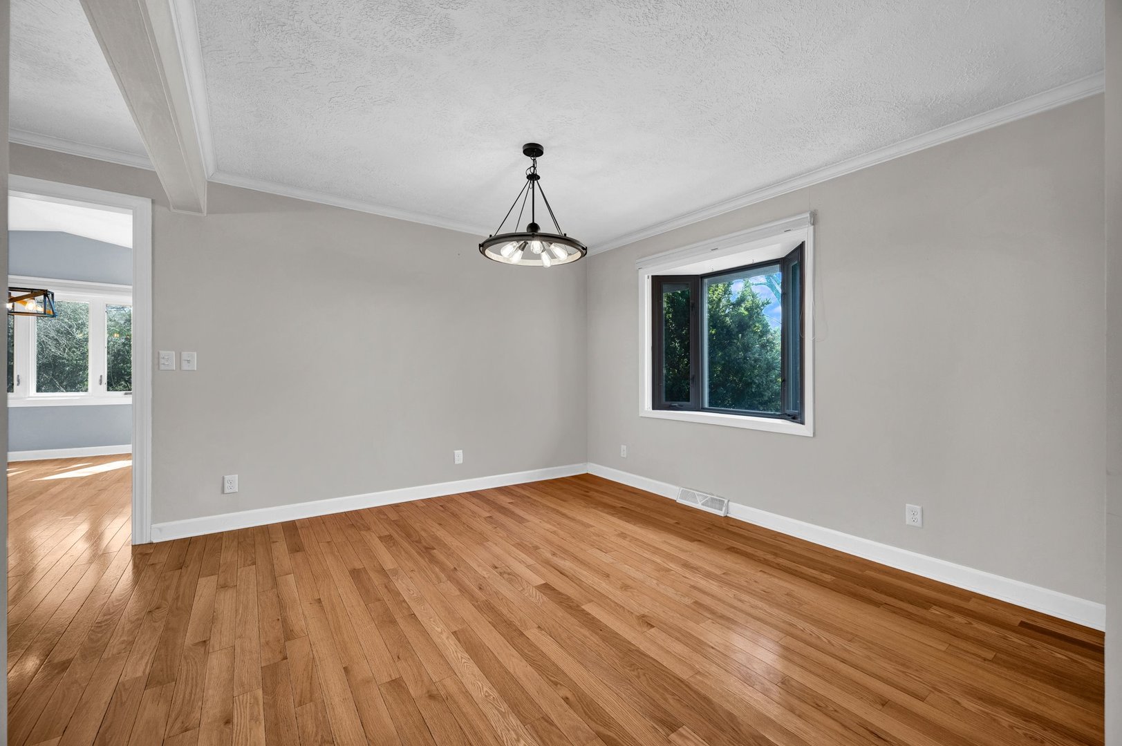 19042 Whisper Lane, Bloomington, IL 61705