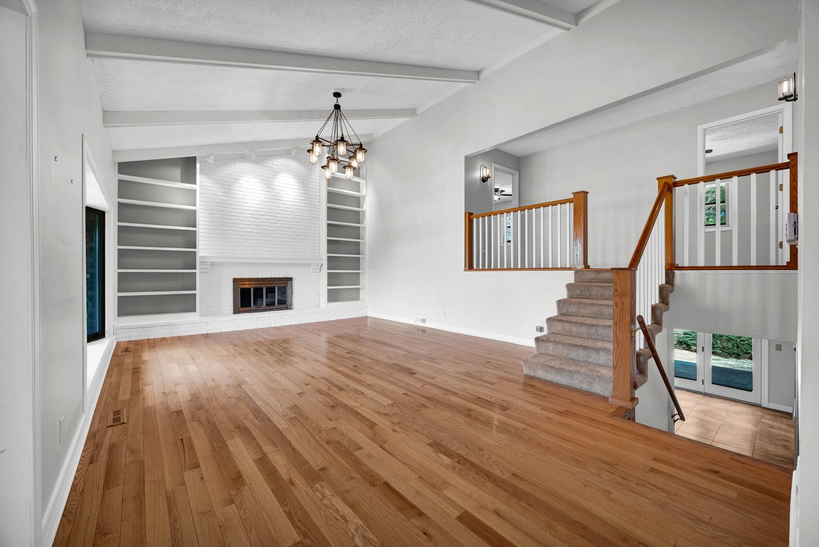 19042 Whisper Lane, Bloomington, IL 61705