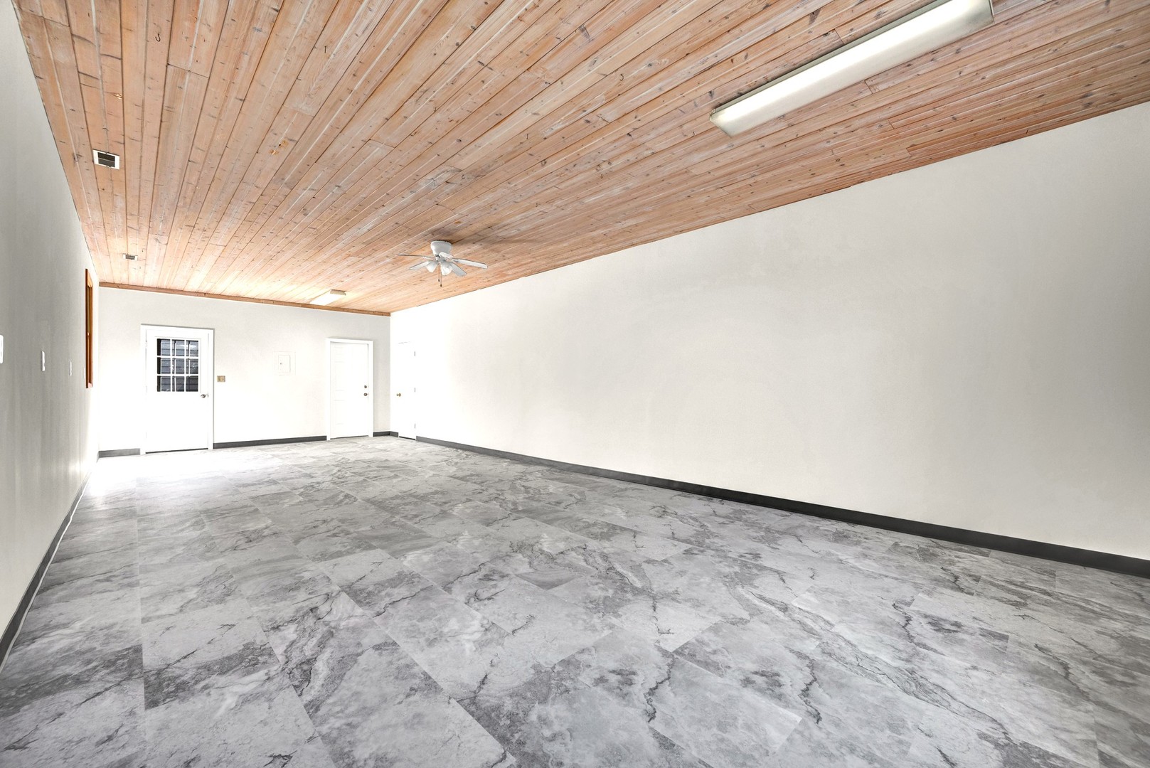 19042 Whisper Lane, Bloomington, IL 61705