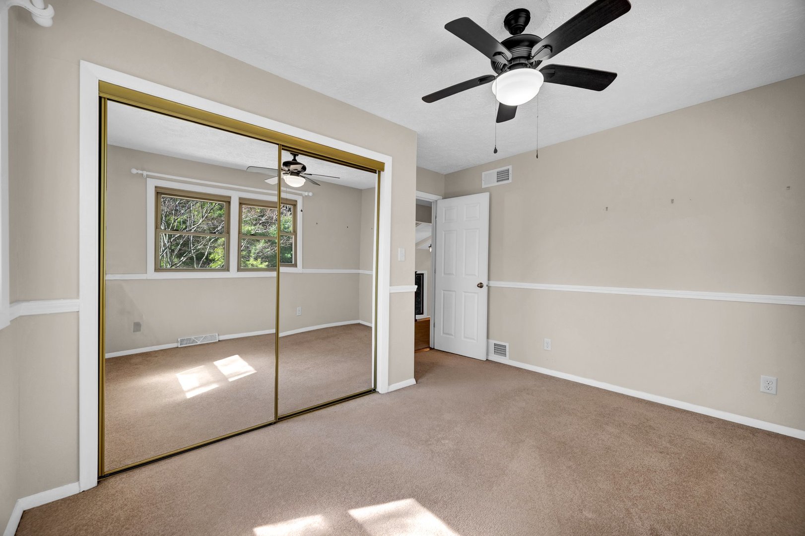 19042 Whisper Lane, Bloomington, IL 61705