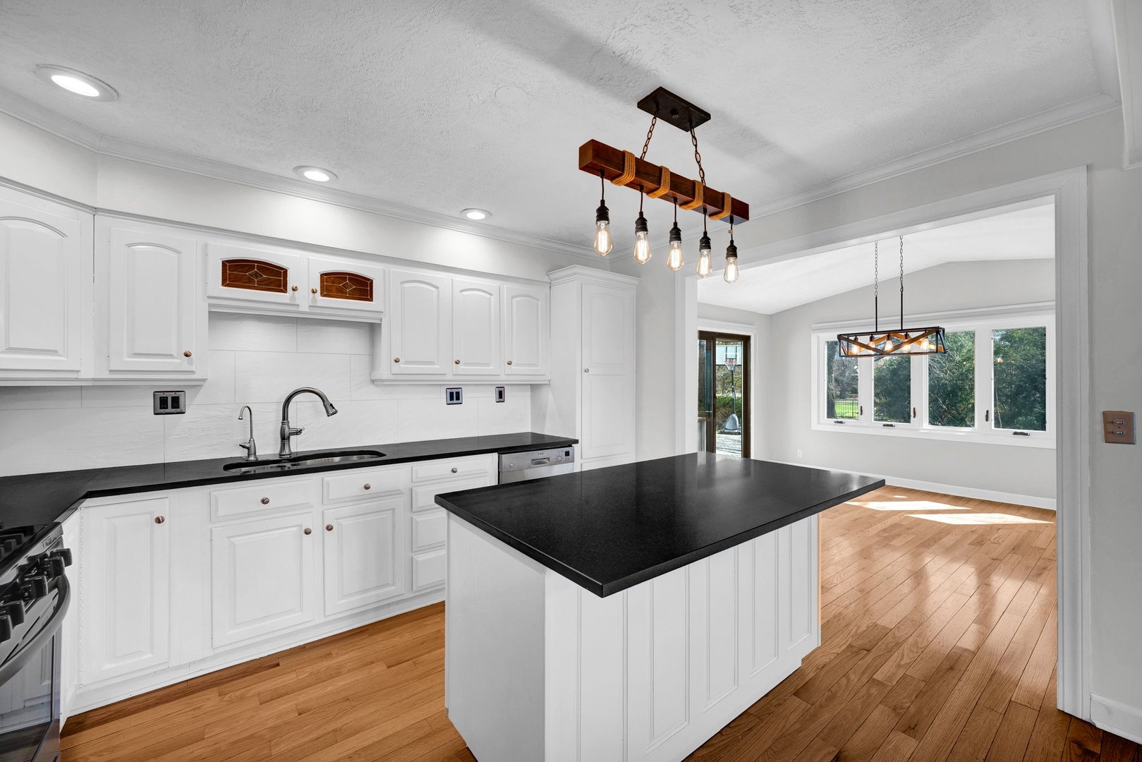 19042 Whisper Lane, Bloomington, IL 61705