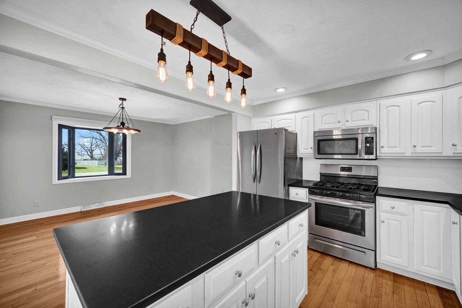 19042 Whisper Lane, Bloomington, IL 61705