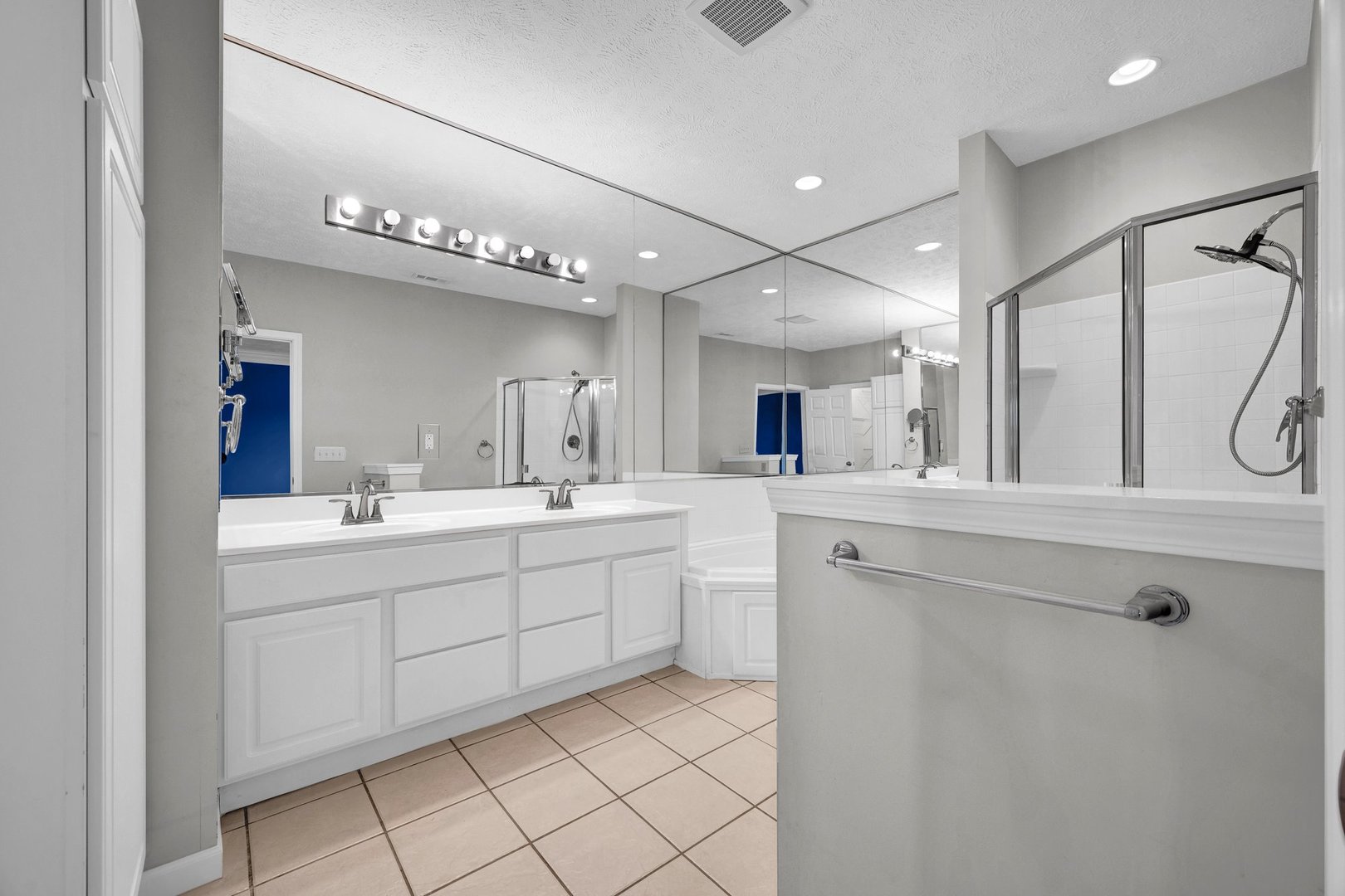 19042 Whisper Lane, Bloomington, IL 61705