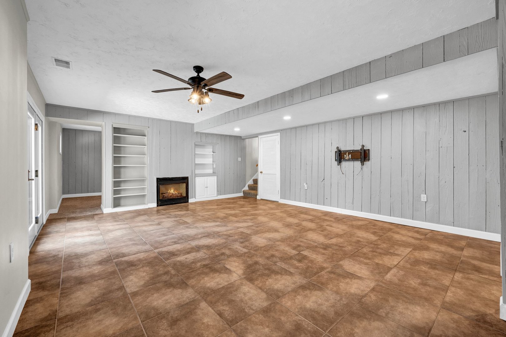 19042 Whisper Lane, Bloomington, IL 61705