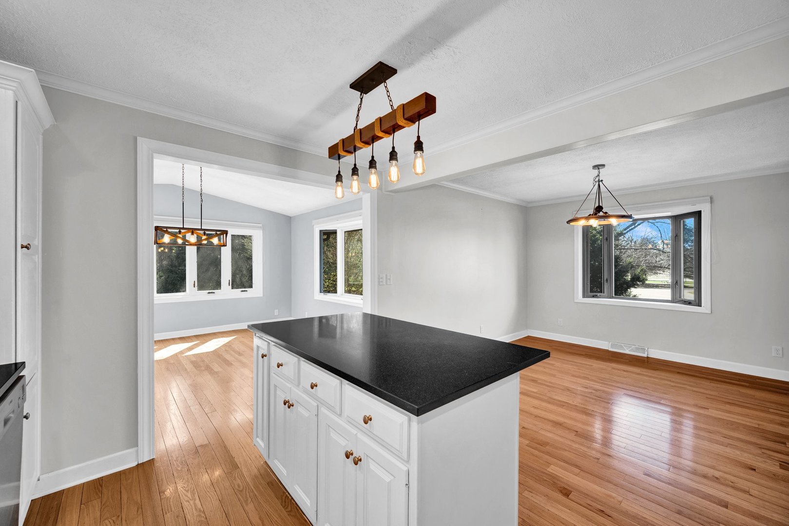 19042 Whisper Lane, Bloomington, IL 61705