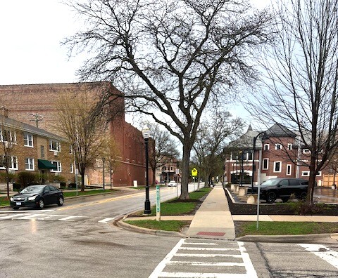 33 S Madison Avenue #1B, La Grange, IL 60525