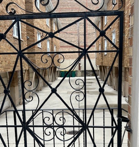 33 S Madison Avenue #1B, La Grange, IL 60525