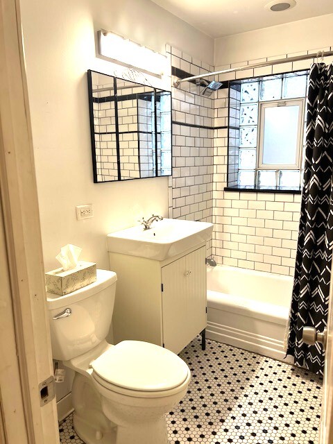 33 S Madison Avenue #1B, La Grange, IL 60525