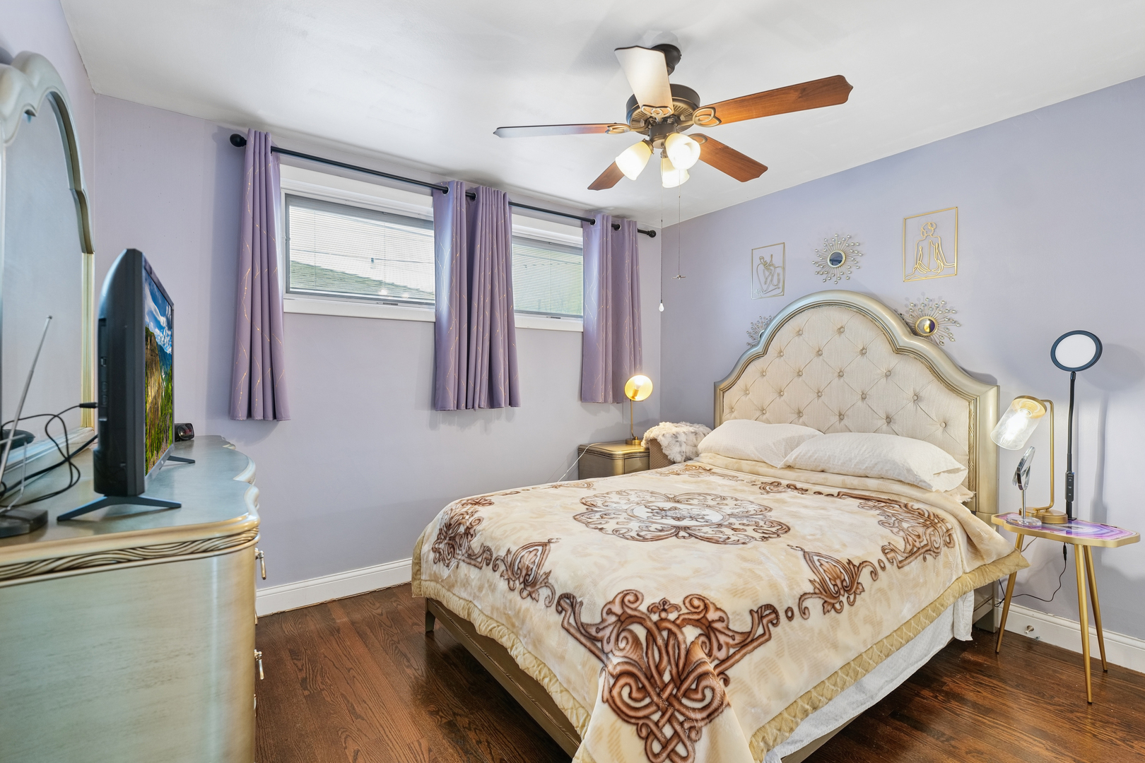 10222 S California Avenue, Evergreen Park, IL 60805