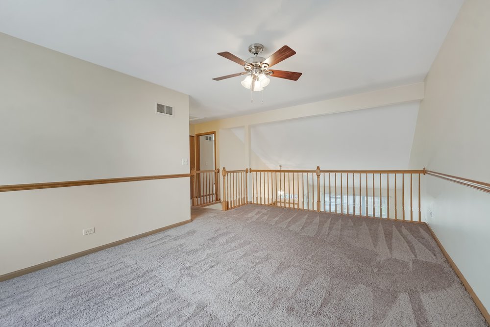 900 Symphony Drive, Aurora, IL 60504