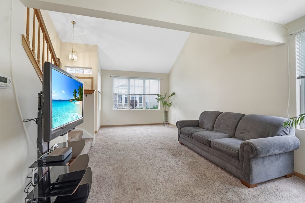 900 Symphony Drive, Aurora, IL 60504