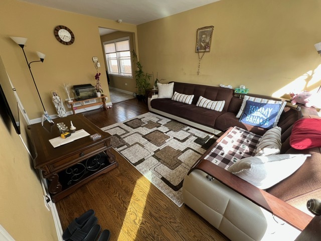 4952 HULL Street #2E, Skokie, IL 60077