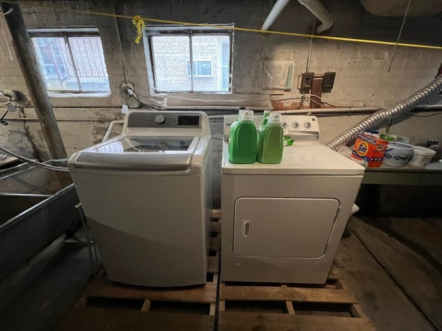 4952 HULL Street #2E, Skokie, IL 60077