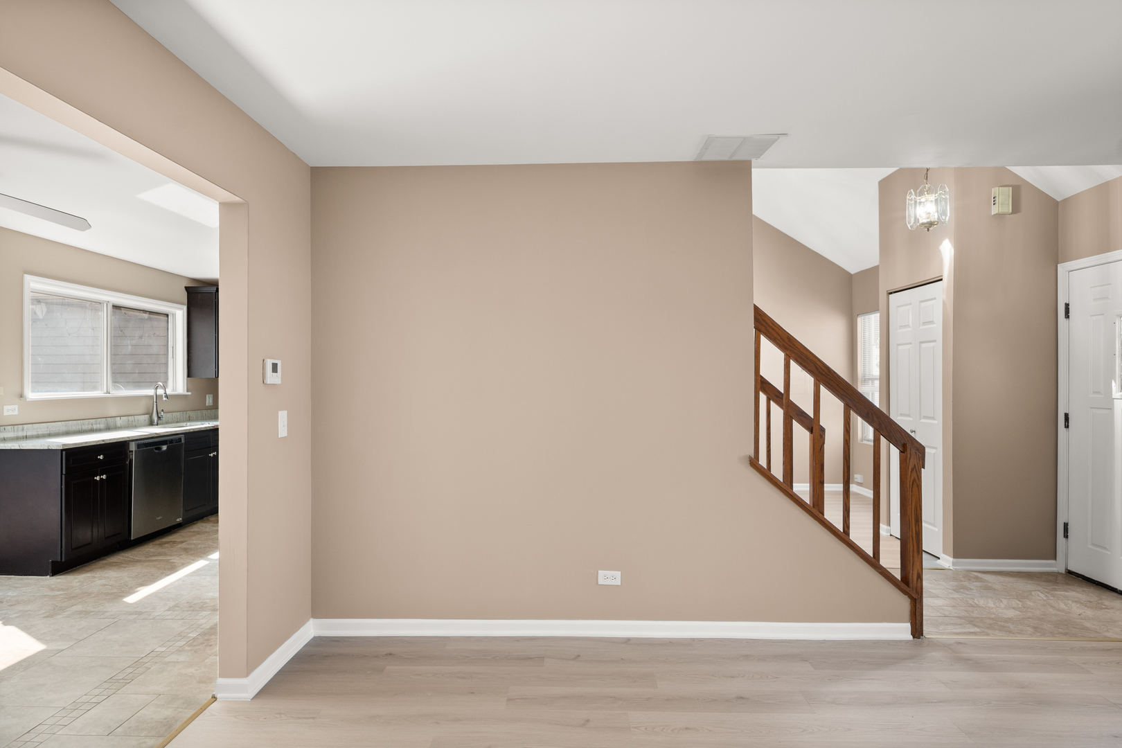 371 Le Parc Circle, Buffalo Grove, IL 60089