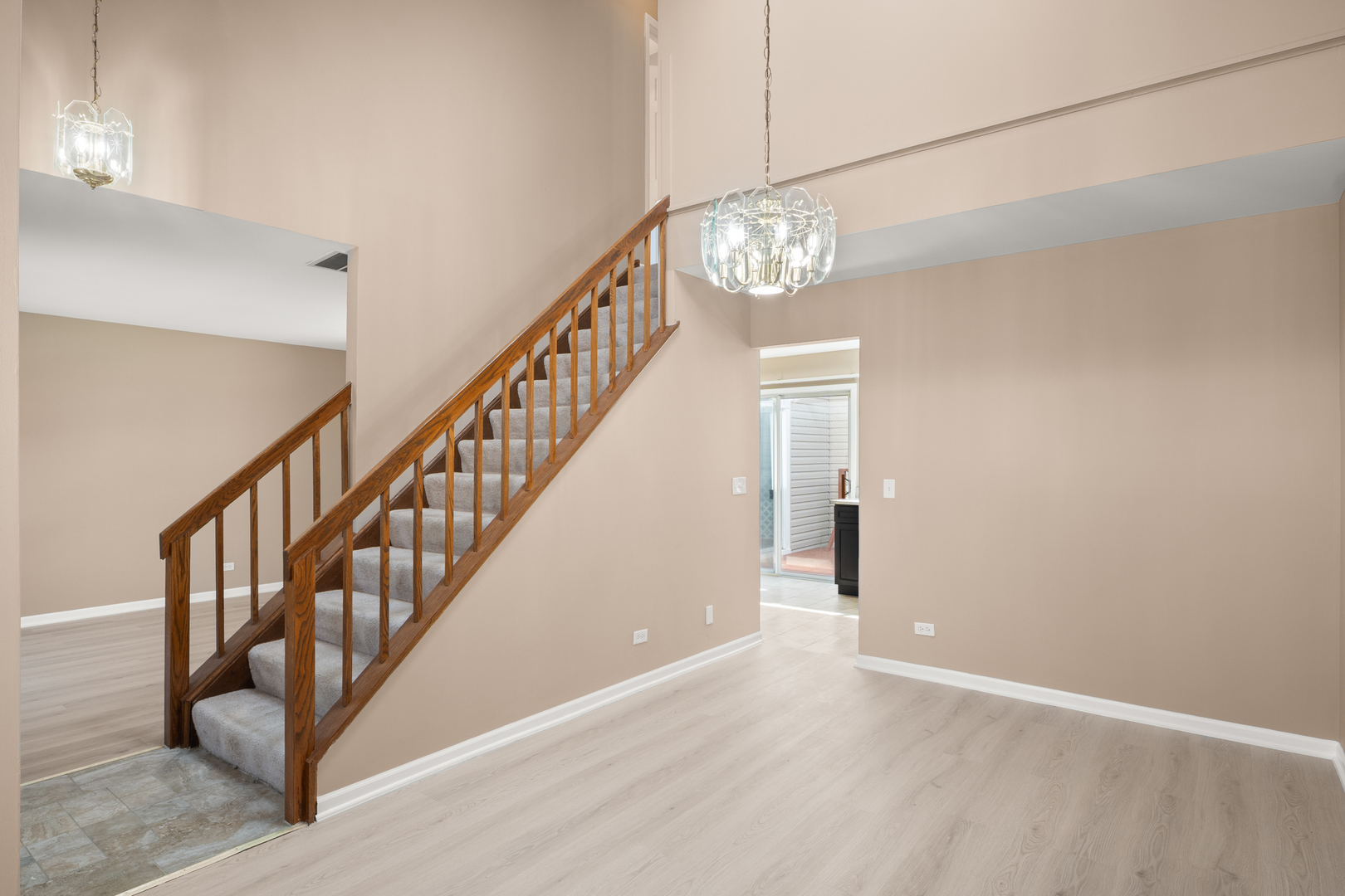 371 Le Parc Circle, Buffalo Grove, IL 60089