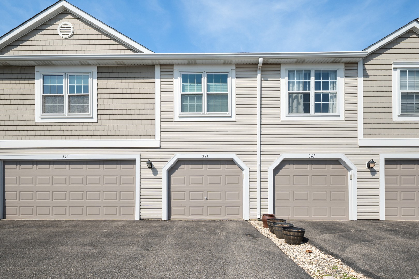 371 Le Parc Circle, Buffalo Grove, IL 60089