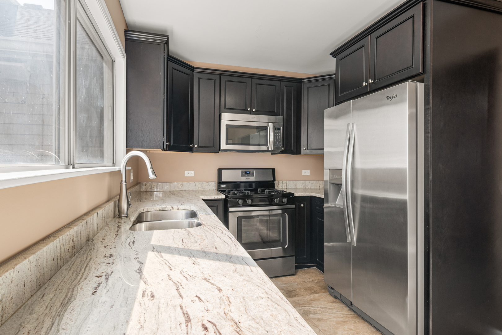 371 Le Parc Circle, Buffalo Grove, IL 60089