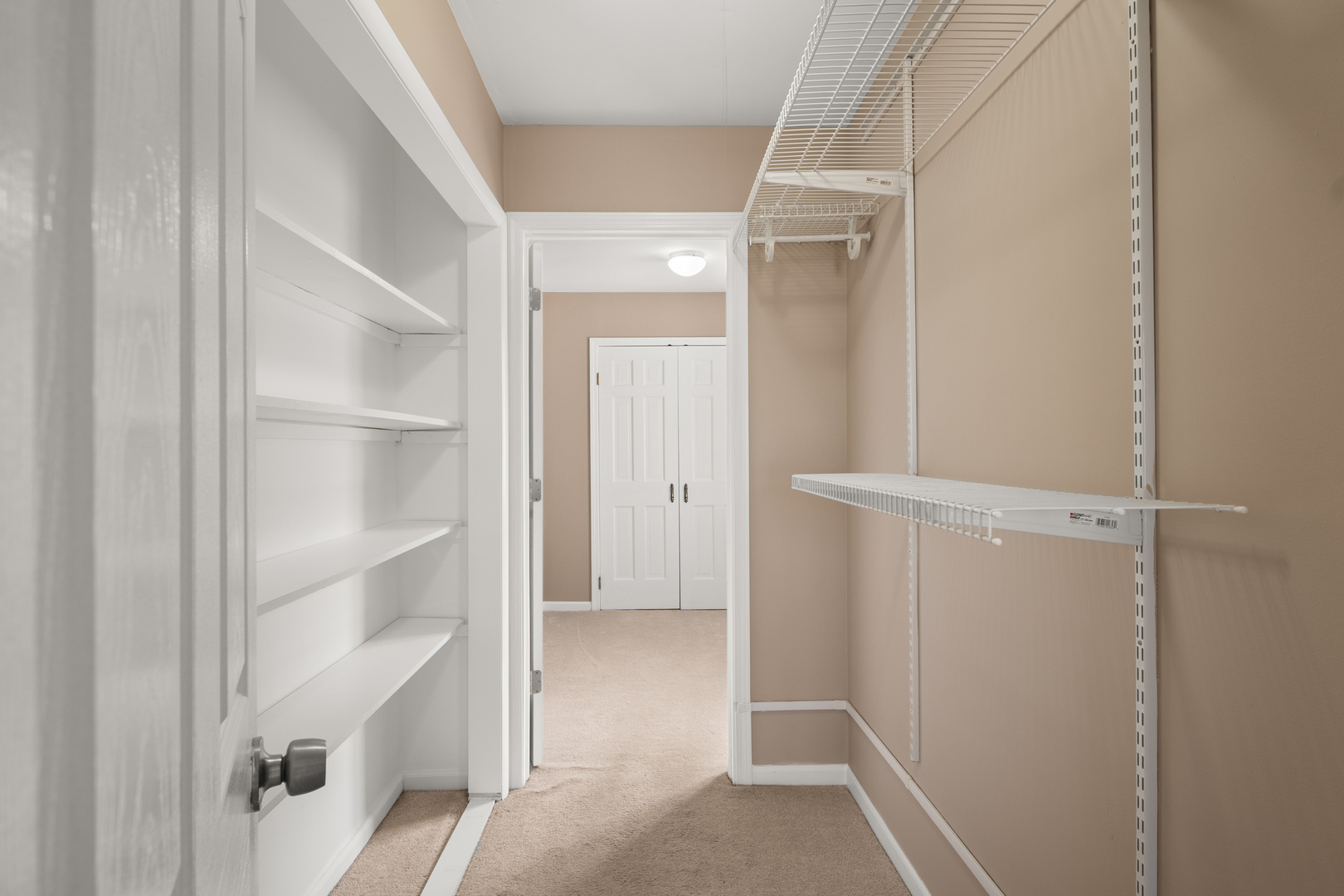 371 Le Parc Circle, Buffalo Grove, IL 60089