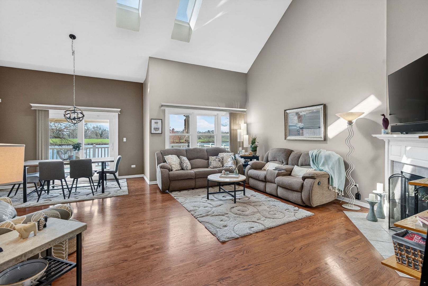 3434 Lake Shore Drive, Joliet, IL 60431