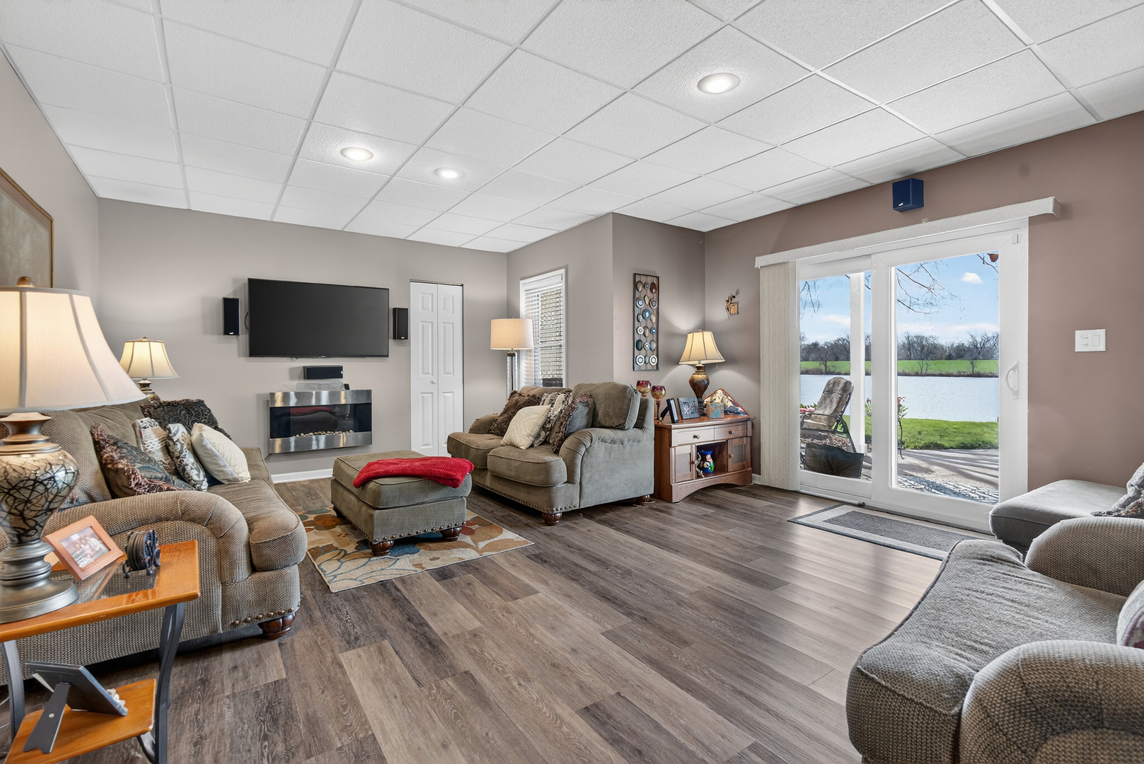 3434 Lake Shore Drive, Joliet, IL 60431