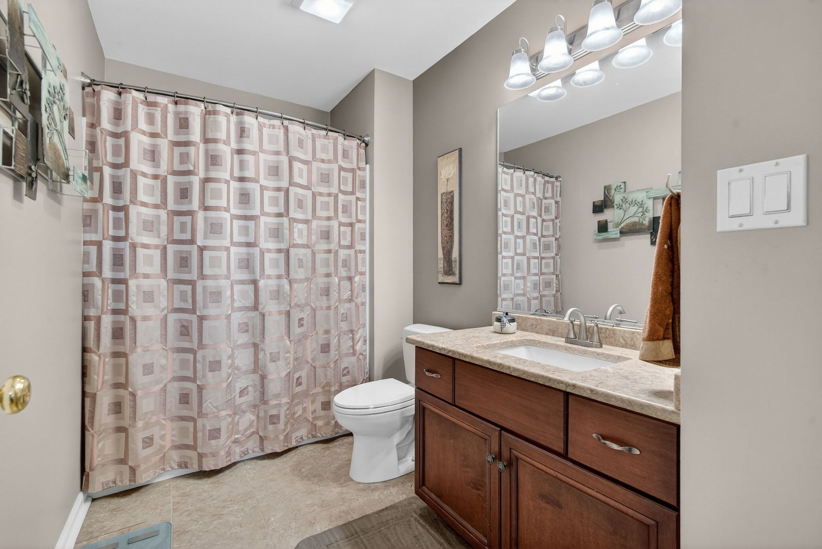 3434 Lake Shore Drive, Joliet, IL 60431