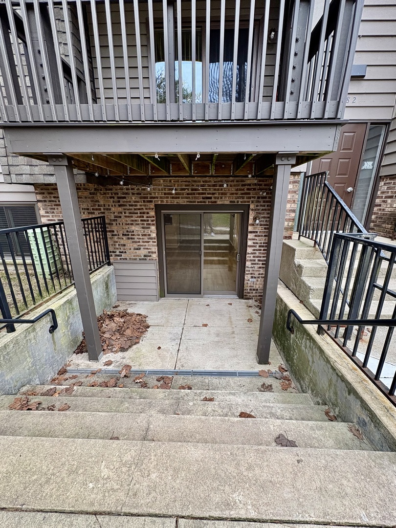 1482 Stonebridge Circle #C3, Wheaton, IL 60189